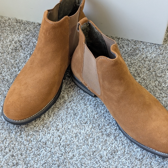 Stylish Tan Chelsea Boots for Men - Picture 7 of 10